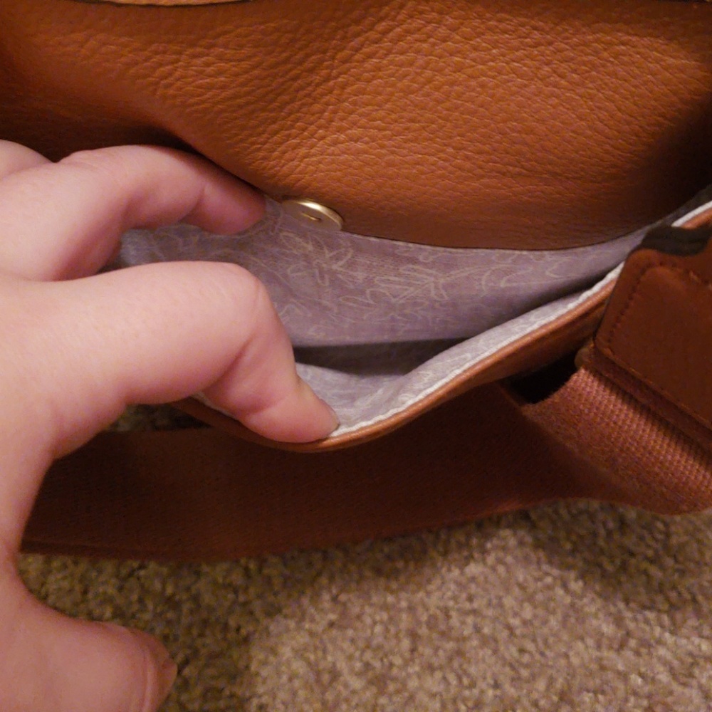 ELLEN DEGENERES GENUINE LEATHER SHOULDER BAG - Picture 3 of 5